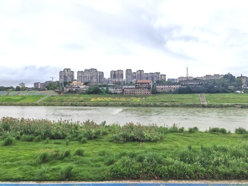 河畔城市风光摄影