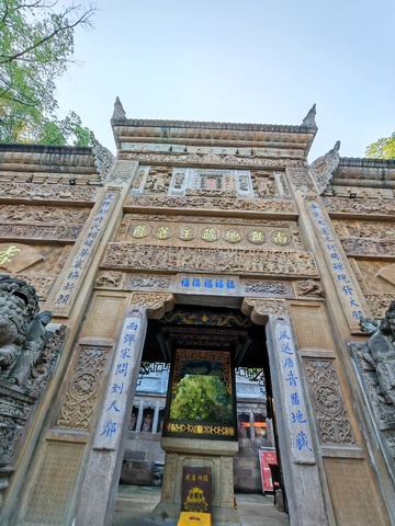 古刹石门雕刻艺术