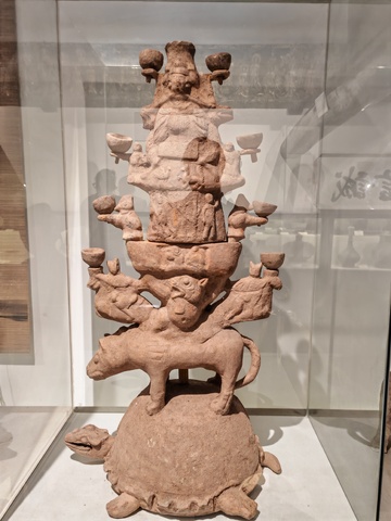 陶土雕塑古代艺术品展示