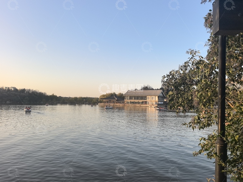 高清大图下载【趣麦麦图】湖畔静怡风光摄影