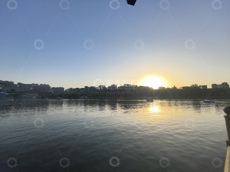 高清大图下载【趣麦麦图】城市河畔日出美景