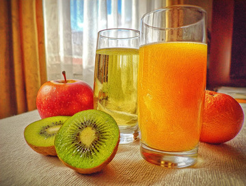 水果和美味果汁摄影图