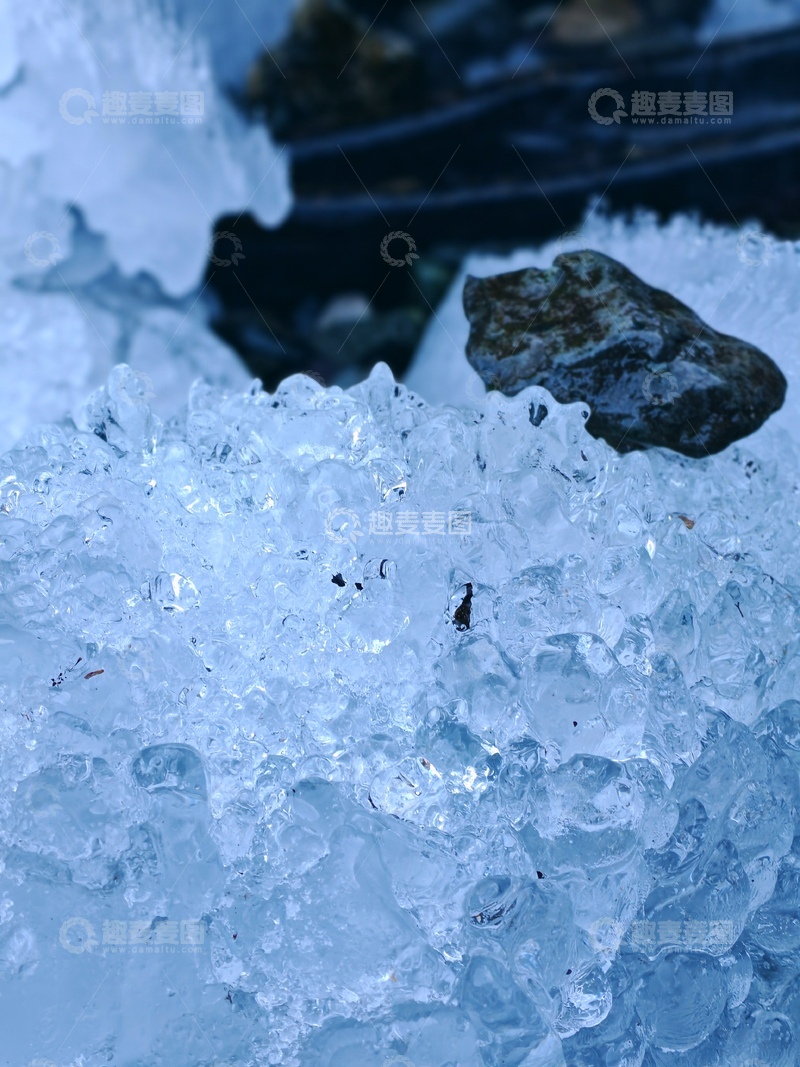 高清大图下载【趣麦麦图】冰晶与岩石自然摄影