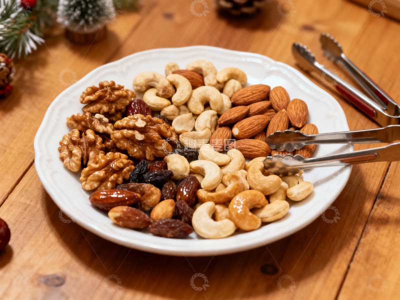高清大图下载【趣麦麦图】坚果拼盘节日氛围摄影