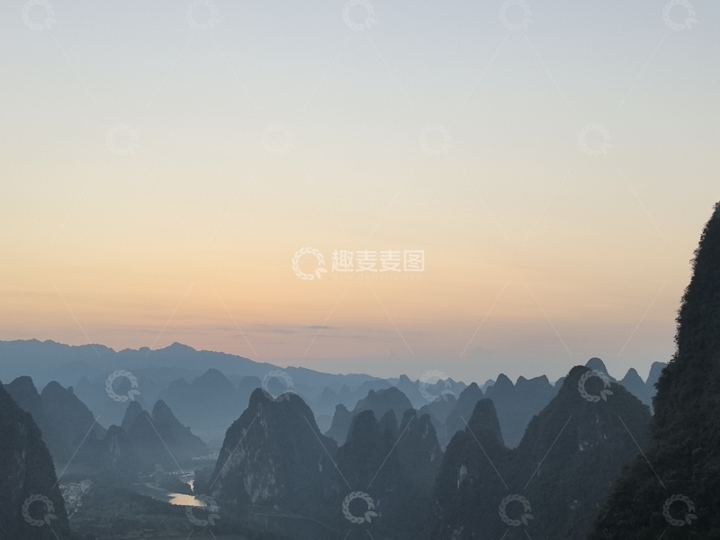 高清大图下载【趣麦麦图】日落山峦风景剪影