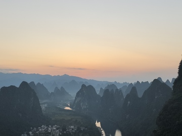 山水风光日落景象摄影图