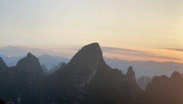 山峦日落风光摄影