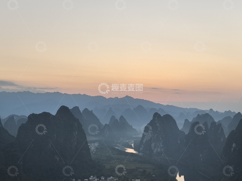 高清大图下载【趣麦麦图】日出山峦风景摄影图片