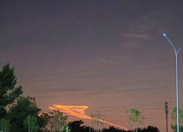 夜色街景车轨光影