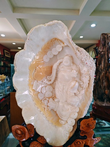 玉雕佛像艺术品展示