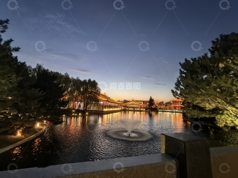 高清大图下载【趣麦麦图】夜色园林喷泉美景