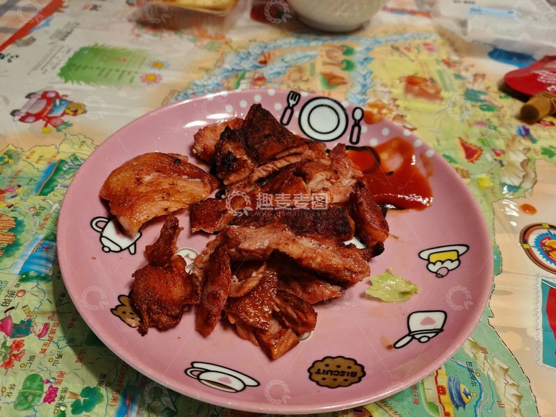 高清大图下载【趣麦麦图】卡通盘烤肉美食摄影