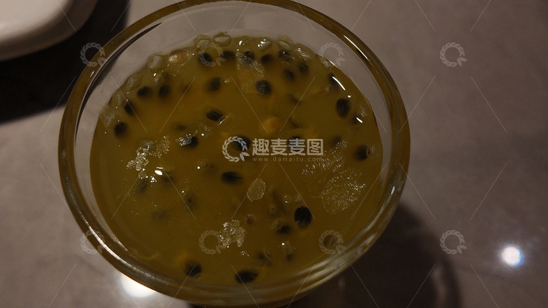 高清大图下载【趣麦麦图】-百香果果肉饮品特写摄影
