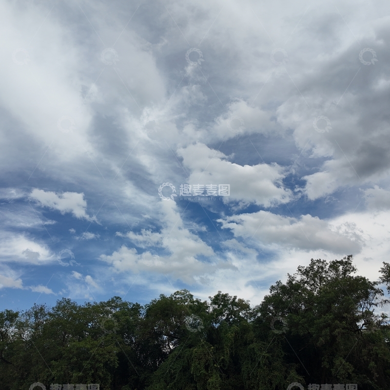 高清大图下载【趣麦麦图】-蓝天白云树木自然风景