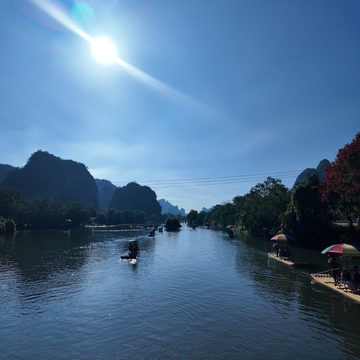 蓝天碧水山河景色自然风光摄影图片