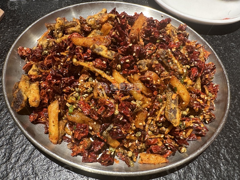 高清大图下载【趣麦麦图】麻辣炸鸡块干煸风味