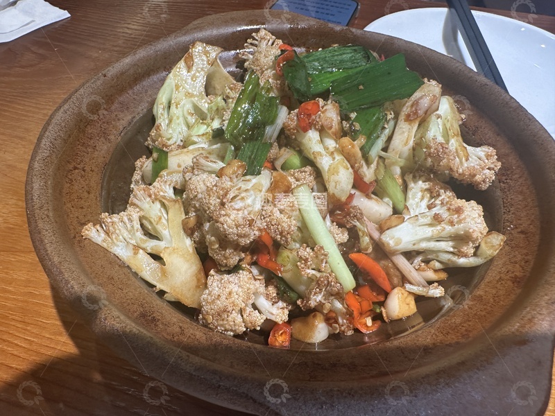 高清大图下载【趣麦麦图】砂锅花菜炒制美味佳肴