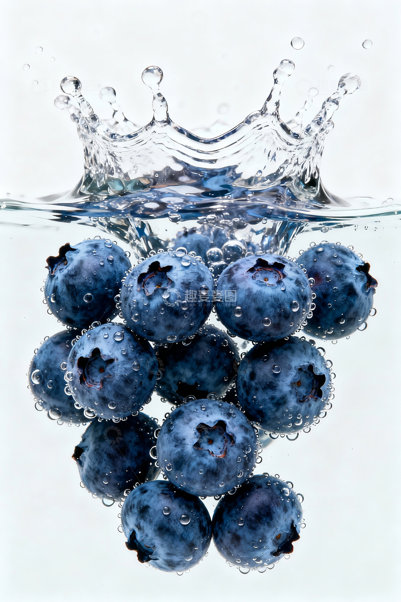 源文件下载【趣麦麦图】落入水中的蓝莓1