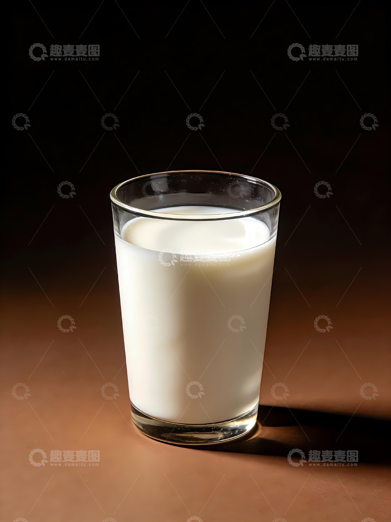 高清大图下载【趣麦麦图】一杯营养鲜牛奶
