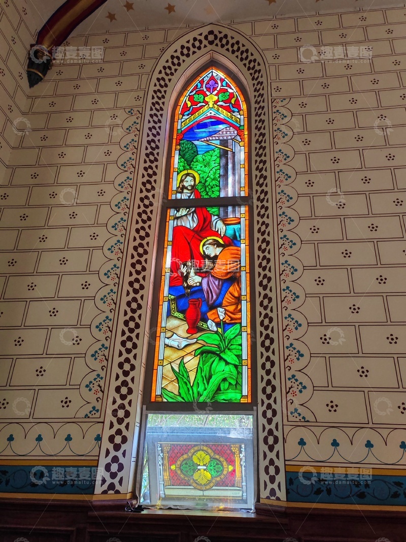 高清大图下载【趣麦麦图】教堂彩色玻璃窗宗教信仰