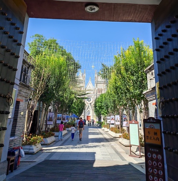 古城街景教堂风光