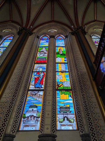 教堂彩色玻璃窗艺术装饰