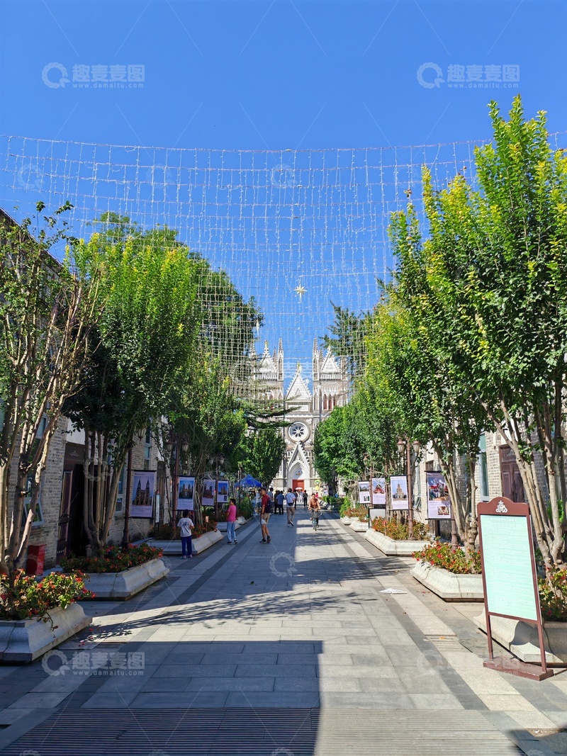 高清大图下载【趣麦麦图】城市街道教堂风景摄影