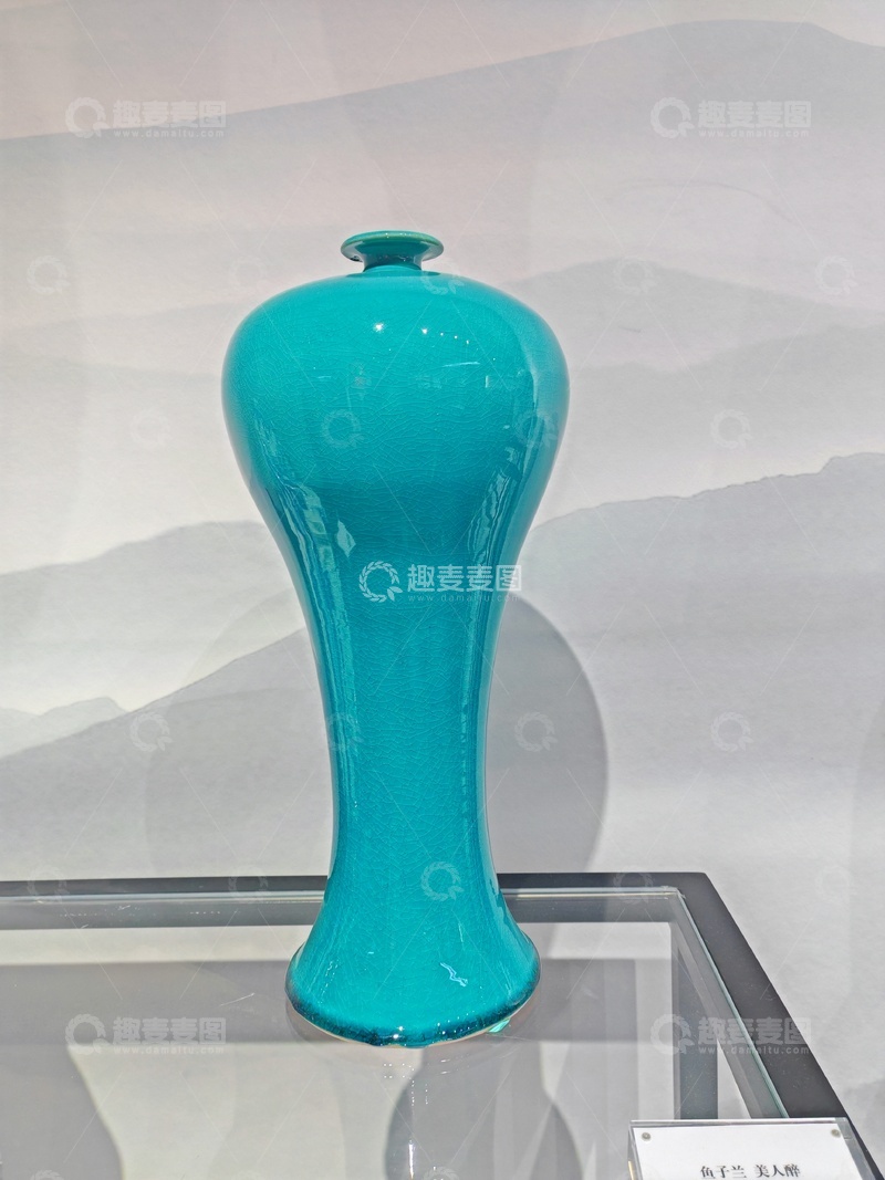 高清大图下载【趣麦麦图】青瓷花瓶艺术品展示