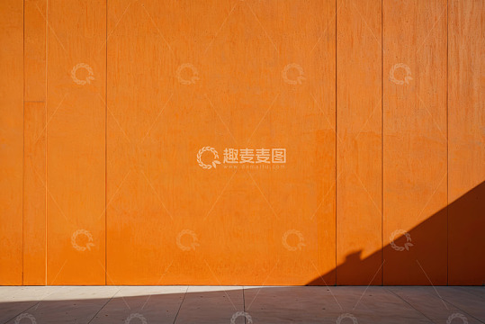 户外橙色墙面与地面光影场景