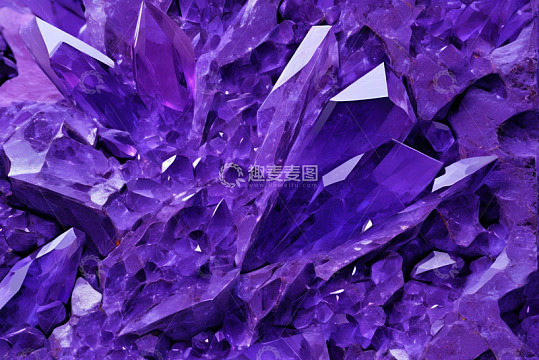 紫色水晶矿石特写素材