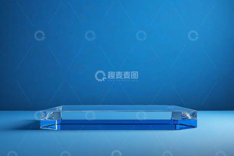 高清大图下载【趣麦麦图】蓝色背景上的透明长方体物体