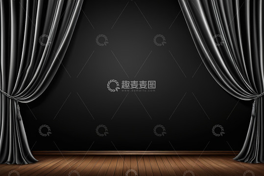舞台两侧拉开的灰色幕布