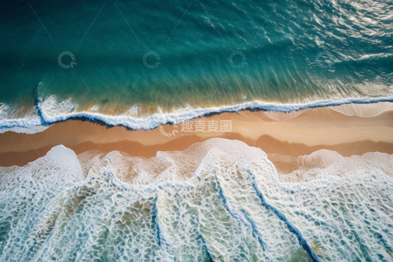 高清大图下载【趣麦麦图】俯瞰海滩海浪拍打沙滩景象