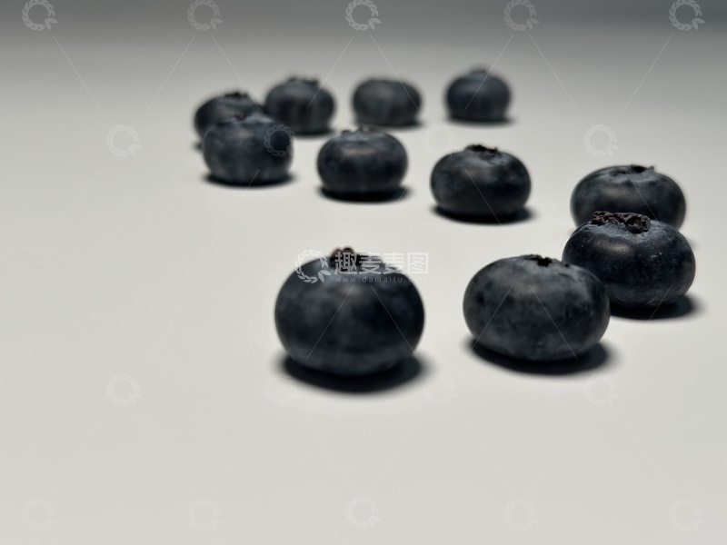 高清大图下载【趣麦麦图】简约蓝莓摄影图片