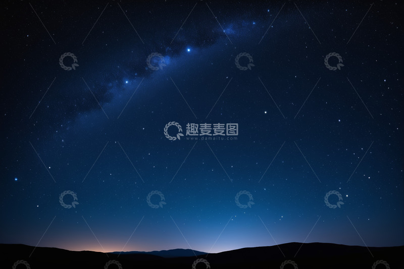 高清大图下载【趣麦麦图】夜空下的星河与山脉景观
