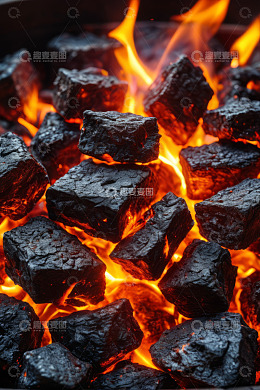 燃烧的炭火特写