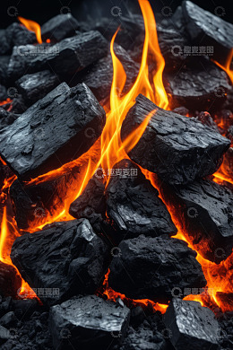 燃烧的木炭火焰特写