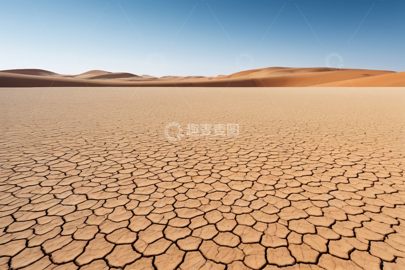 高清大图下载【趣麦麦图】沙漠干旱龟裂土地全景