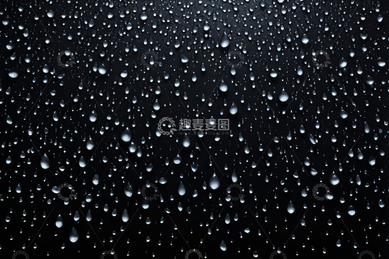 高清大图下载【趣麦麦图】黑色背景上的雨滴特写