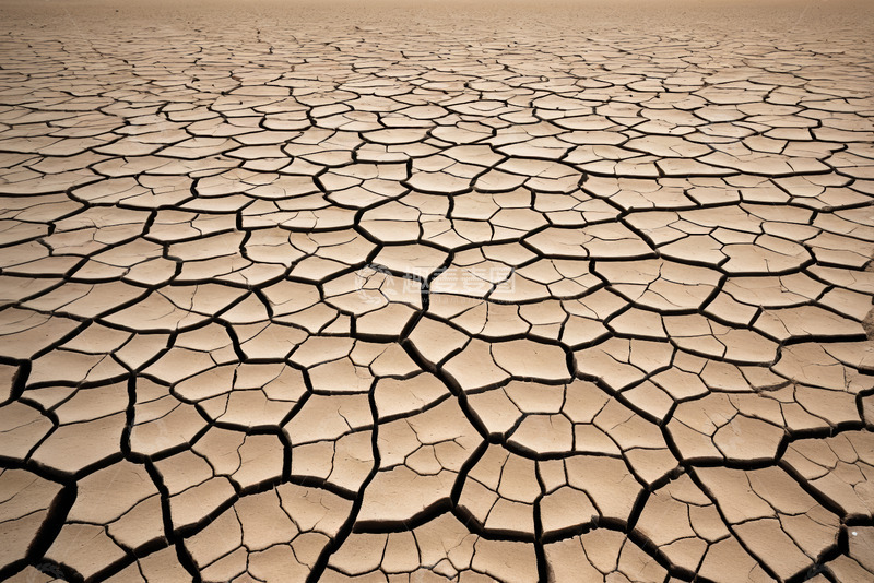 高清大图下载【趣麦麦图】干裂的干旱土地表面