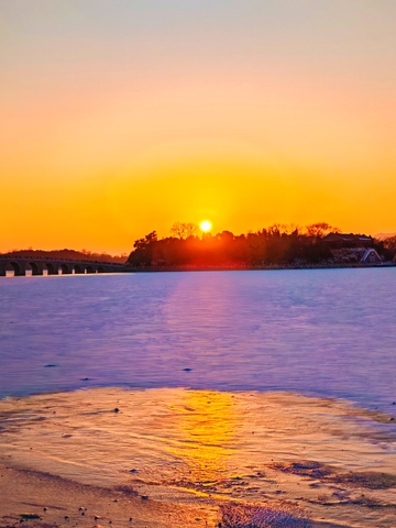 湖畔日落美景摄影