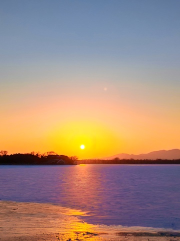 湖光夕照山水美景