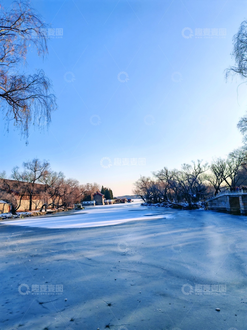 高清大图下载【趣麦麦图】-冬日冰封湖面风光摄影