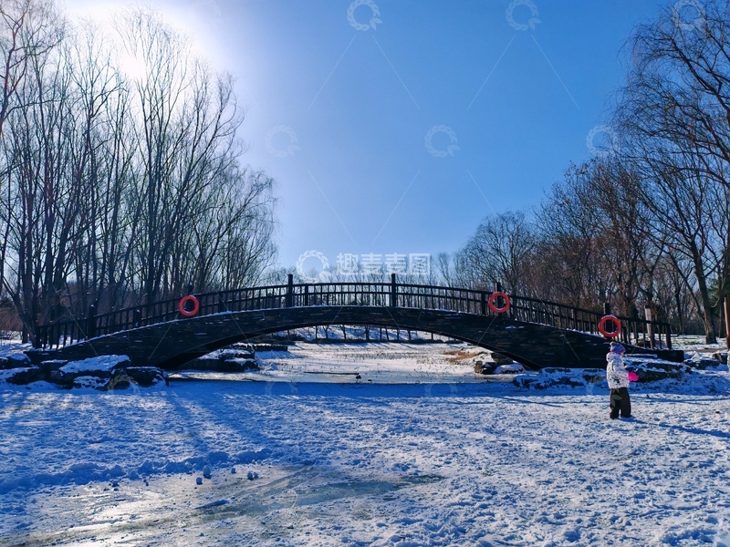 高清大图下载【趣麦麦图】-冬日雪景拱桥风光摄影