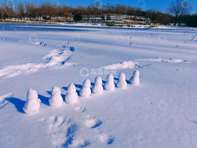 高清大图下载【趣麦麦图】雪人阵列冬日景