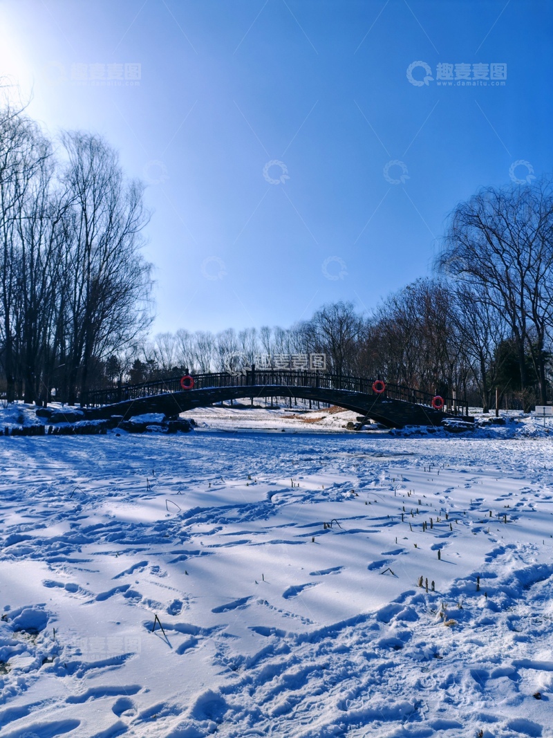 高清大图下载【趣麦麦图】冬日雪景拱桥风光