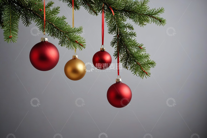 高清大图下载【趣麦麦图】悬挂圣诞球装饰的圣诞树