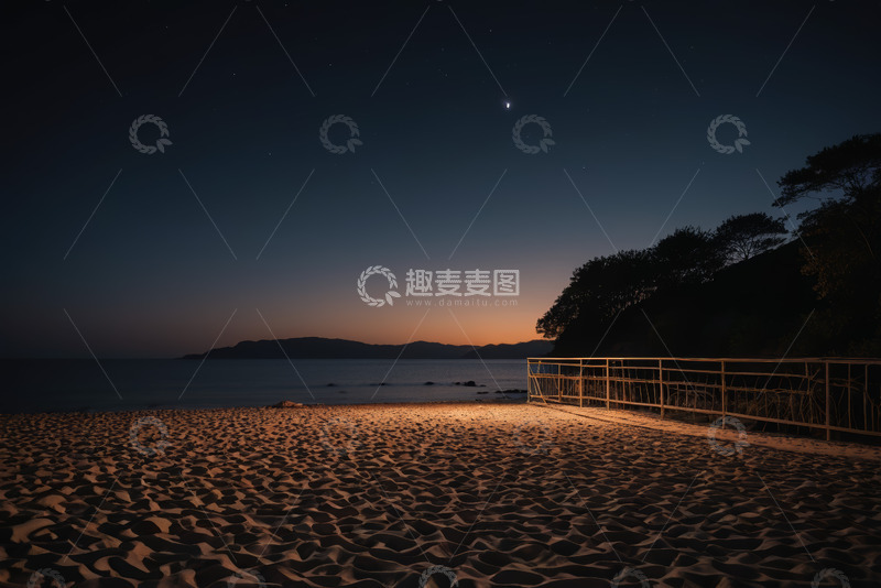 高清大图下载【趣麦麦图】夜晚海滩边的栏杆与星空景色