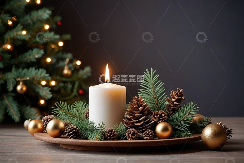 高清大图下载【趣麦麦图】圣诞装饰蜡烛与圣诞树场景