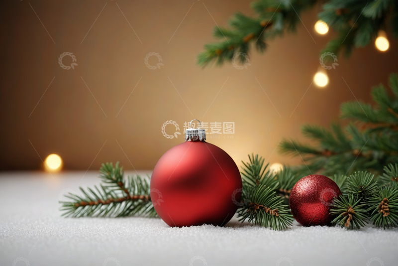 高清大图下载【趣麦麦图】圣诞装饰球与松枝静物